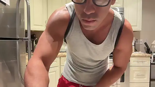 Snapshot of BigGuyMuscle chatting on March 2025 10:53:01 PM BigGuyMuscle online show from March 2025 10:53:01 PM