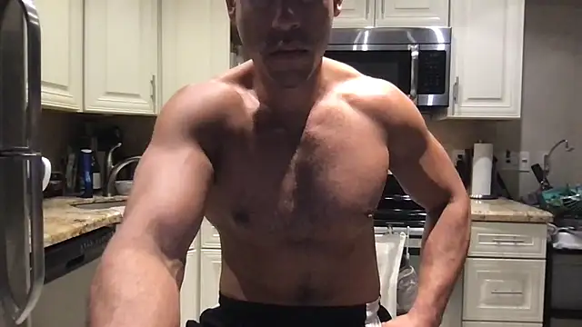 Snapshot of BigGuyMuscle chatting on March 2025 05:21:02 AM BigGuyMuscle online show from March 2025 05:21:02 AM