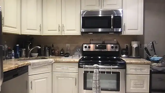 BigGuyMuscle online show from September 2025 01:44:02 AM