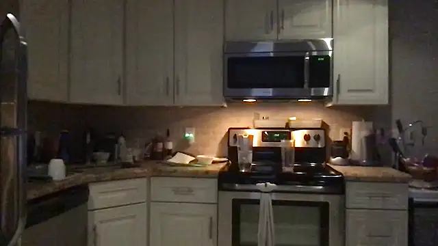 BigGuyMuscle online show from November 2025 08:00:02 AM