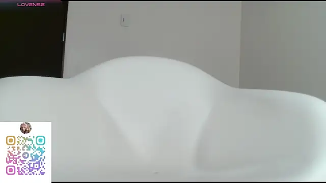 Snapshot of Betsy_Thonson chatting on September 2025 08:20:02 PM Betsy Thonson online show from September 2025 08:20:02 PM