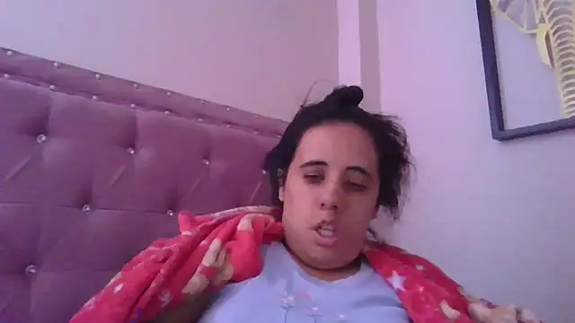 annarose19 online show from October 2025 05:57:02 PM