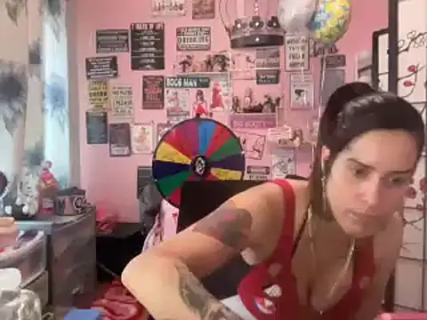 latinacubana online show from December 2024 05:14:01 PM