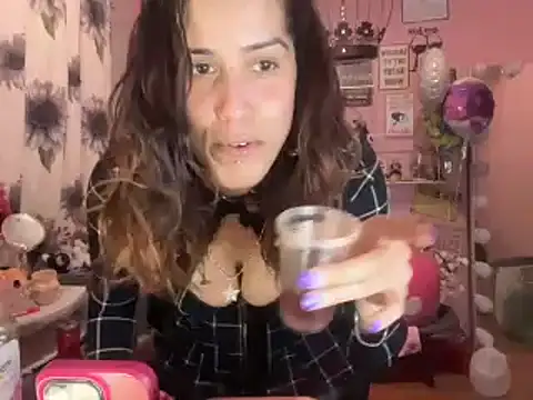 latinacubana online show from January 2025 09:54:02 AM