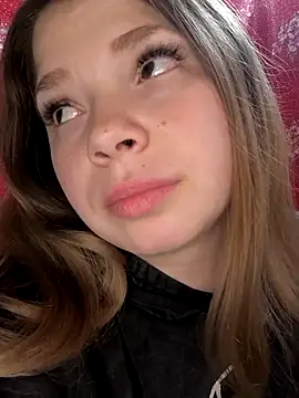 Zuli Kiska online show from December 2025 09:33:02 PM