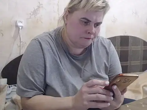 Ameliabusty online show from February 2025 09:45:01 AM