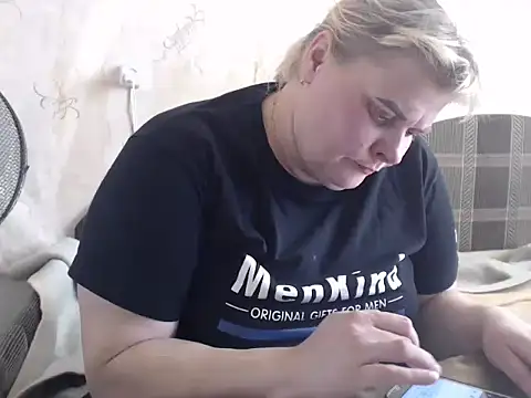 Ameliabusty online show from February 2025 11:33:01 AM