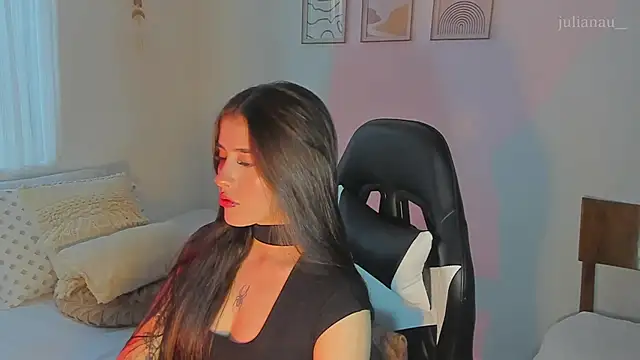 iriswest  online show from December 2024 10:19:01 PM