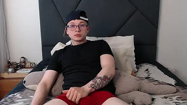 MathewCollin online show from January 2025 05:48:01 PM