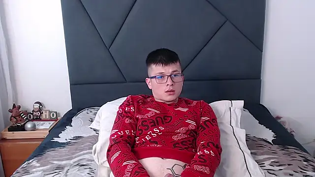 MathewCollin online show from February 2025 04:33:01 PM