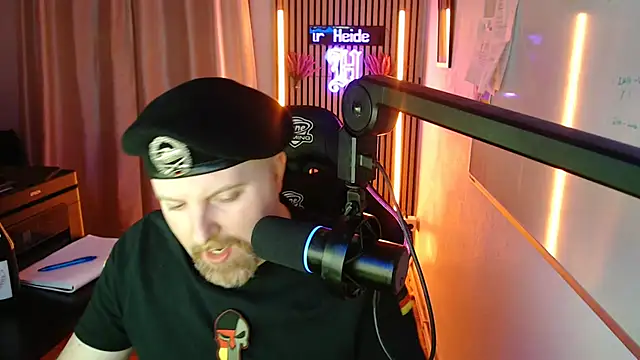 DerPornoPete online show from July 2026 11:18:02 PM