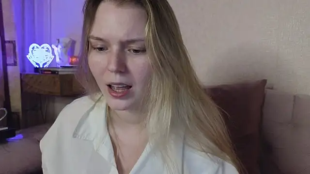 Vivian Davis online show from March 2026 06:57:01 PM