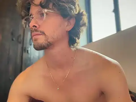 mcklister kinky feets online show from April 2026 01:00:02 PM