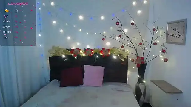 Snapshot of NikkieMilky chatting on December 2024 02:47:01 AM NikkieMilky online show from December 2024 02:47:01 AM