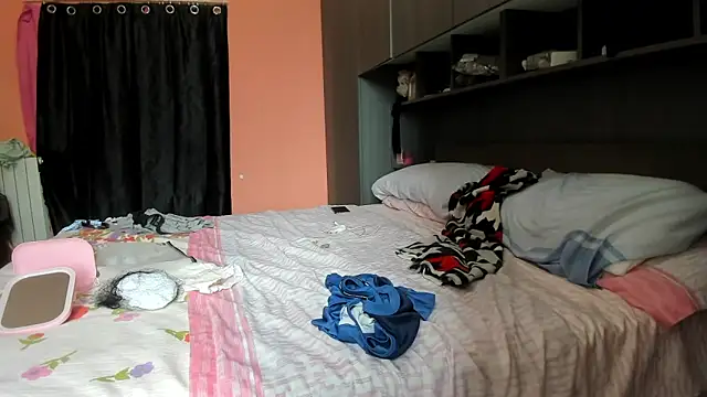 Snapshot of wanderlustxxx_ chatting on October 2025 01:34:01 PM wanderlustxxx  online show from October 2025 01:34:01 PM