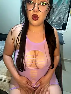 Snapshot of MileyGia chatting on October 2025 02:42:02 AM MileyGia online show from October 2025 02:42:02 AM