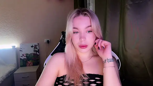 ariashaa online show from November 2025 02:18:02 PM