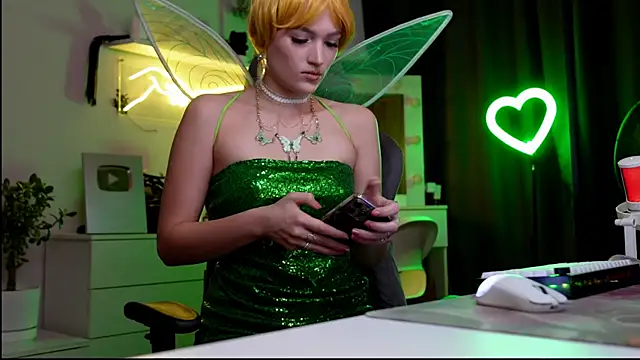 MrsTenderBeast online show from September 2025 03:13:02 PM