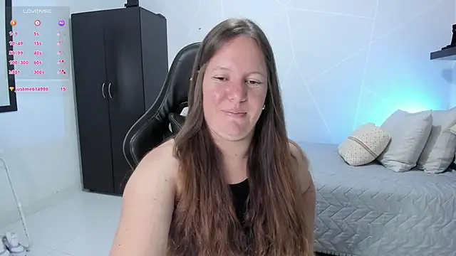 Snapshot of tamy_shine87 chatting on October 2025 10:54:02 PM tamy shine87 online show from October 2025 10:54:02 PM