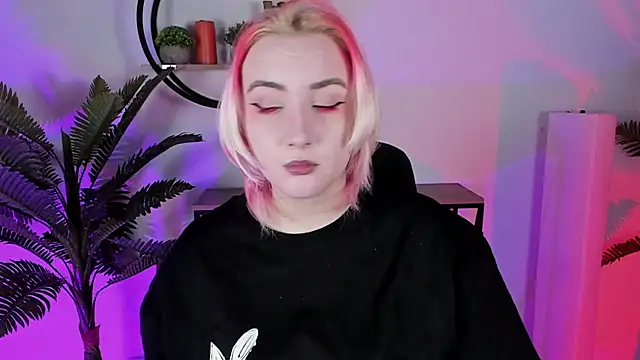 AsheLucker online show from February 2025 05:15:01 PM