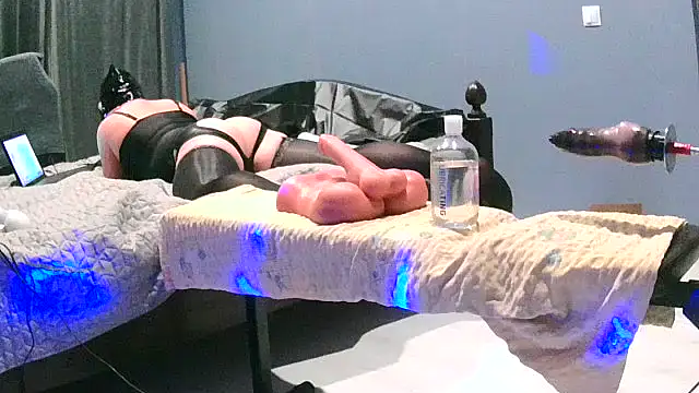 sassHart online show from November 2025 07:16:01 PM