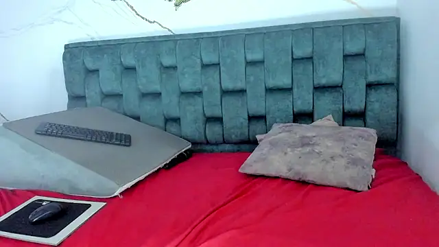 IsiisLovei online show from March 2026 02:35:02 PM