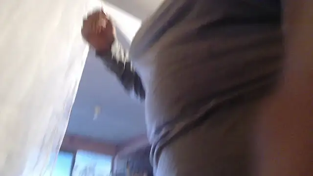 Hilarybunnyy online show from October 2025 04:30:02 PM