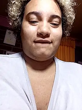 Hilarybunnyy online show from February 2026 08:07:01 PM