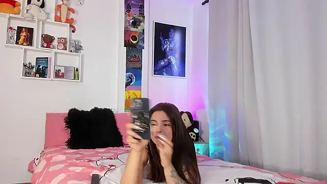 Sarah Jhonson online show from January 2025 02:02:02 PM