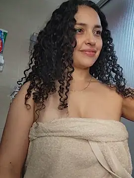 Lucy Marin online show from December 2025 02:46:02 PM