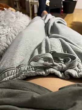 petuletra online show from January 2025 08:15:02 PM