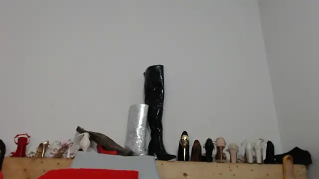 Snapshot of Cherry_1992 chatting on January 2025 03:35:01 PM Cherry 1992 online show from January 2025 03:35:01 PM