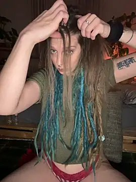 Snapshot of MenaDreadfull chatting on February 2026 05:33:01 PM MenaDreadfull online show from February 2026 05:33:01 PM