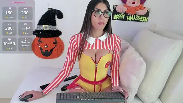 Snapshot of Sophiia_Castro chatting on October 2025 06:42:02 PM Sophiia Castro online show from October 2025 06:42:02 PM