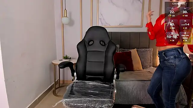 Holly madison  online show from April 2026 01:12:01 PM