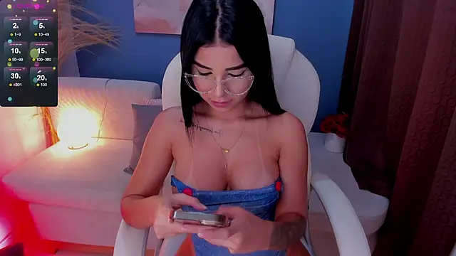 Snapshot of VictoriaLeia chatting on March 2025 10:17:02 PM VictoriaLeia online show from March 2025 10:17:02 PM