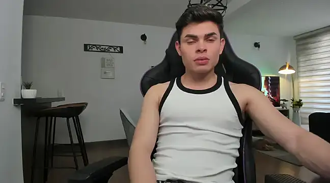 alejooo twink online show from February 2025 08:36:01 PM