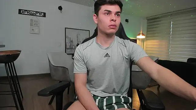 alejooo twink online show from February 2025 09:47:02 PM