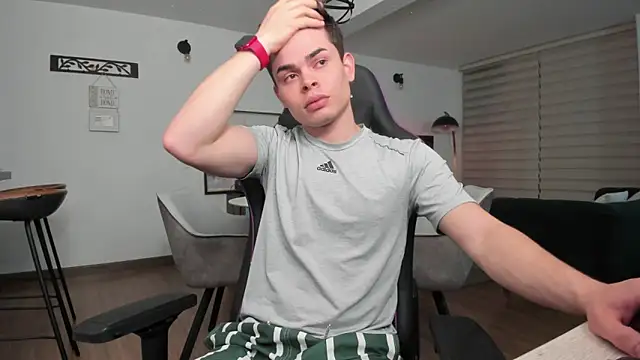 alejooo twink online show from February 2025 02:20:01 AM