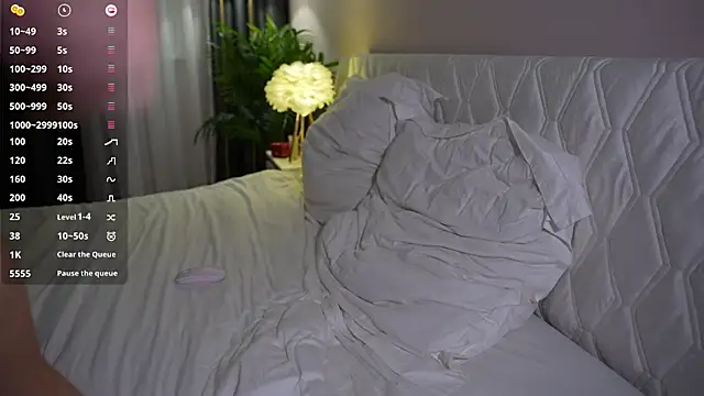 Snapshot of CatchMe1 chatting on October 2025 05:01:01 PM CatchMe1 online show from October 2025 05:01:01 PM