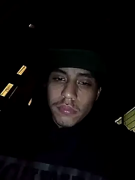 AlexAlejandro13 online show from November 2025 12:33:01 AM