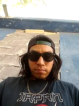 AlexAlejandro13 online show from March 2026 08:26:02 PM