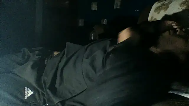 AlexAlejandro13 online show from April 2026 06:02:02 AM