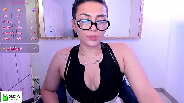 Snapshot of EricaVanderhill chatting on June 2026 11:26:01 PM EricaVanderhill online show from June 2026 11:26:01 PM