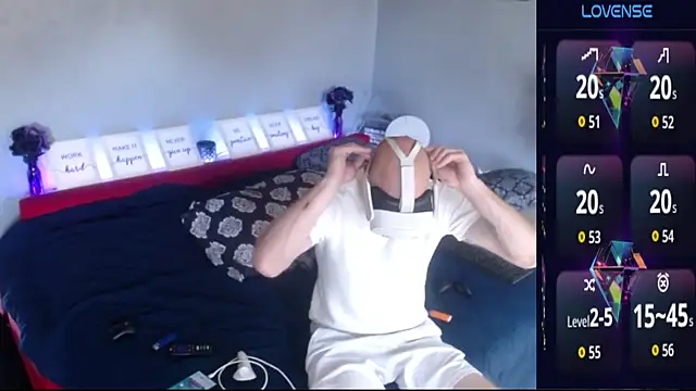 MaxRouger online show from September 2025 07:18:02 PM