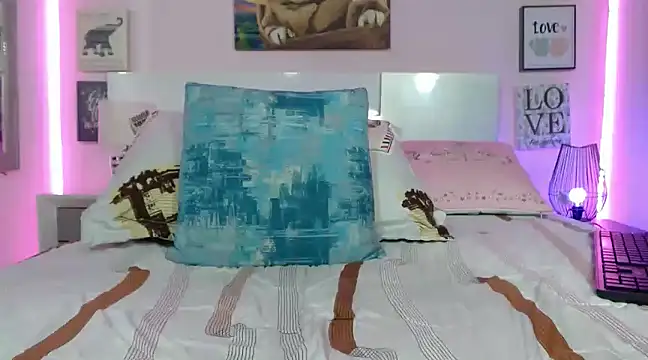 Snapshot of alexandra_fire69x chatting on January 2025 12:57:01 AM alexandra fire69x online show from January 2025 12:57:01 AM