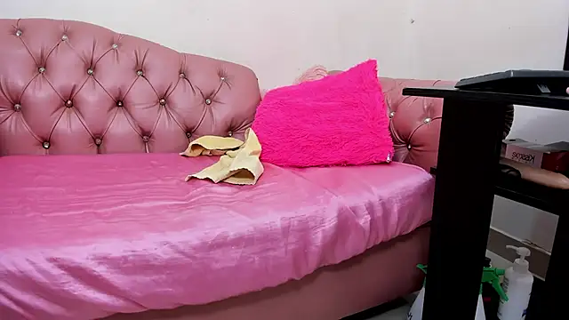 Mature Skinny online show from December 2024 03:48:01 PM