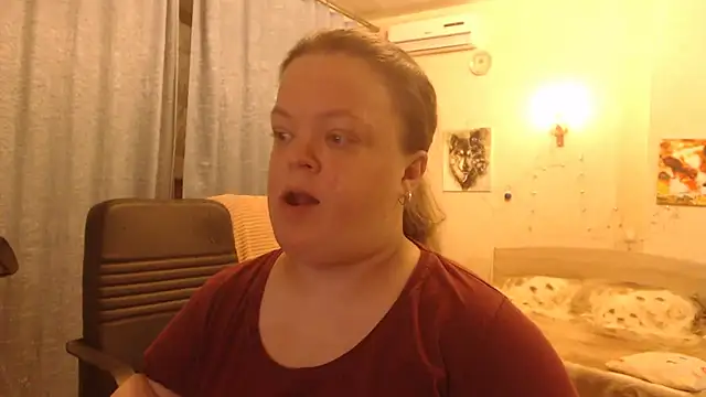 Snapshot of Janiffer_MiMi chatting on January 2025 01:11:02 AM Janiffer MiMi online show from January 2025 01:11:02 AM