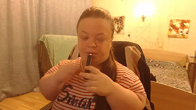 Snapshot of Janiffer_MiMi chatting on February 2025 06:12:01 PM Janiffer MiMi online show from February 2025 06:12:01 PM