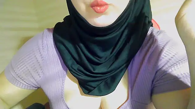 Snapshot of PinkPudding chatting on December 2024 02:41:02 PM PinkPudding online show from December 2024 02:41:02 PM